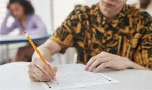 Simularea Evaluării Naţionale: 9.854 de profesori au participat la evaluarea lucrărilor